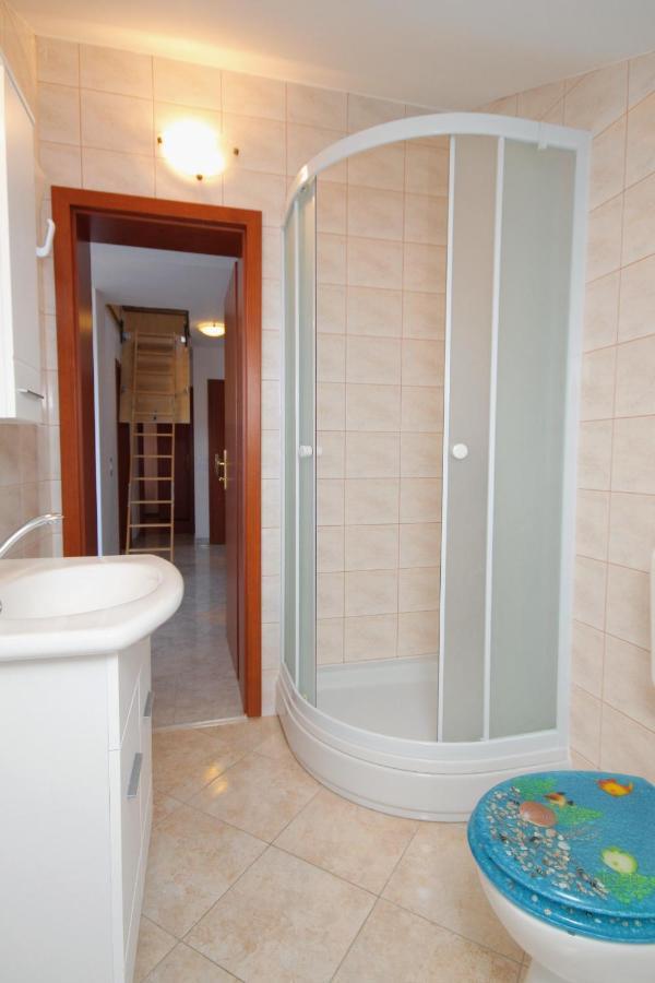 Apartments And Rooms With Parking Space Njivice, Krk - 5458 Exterior foto
