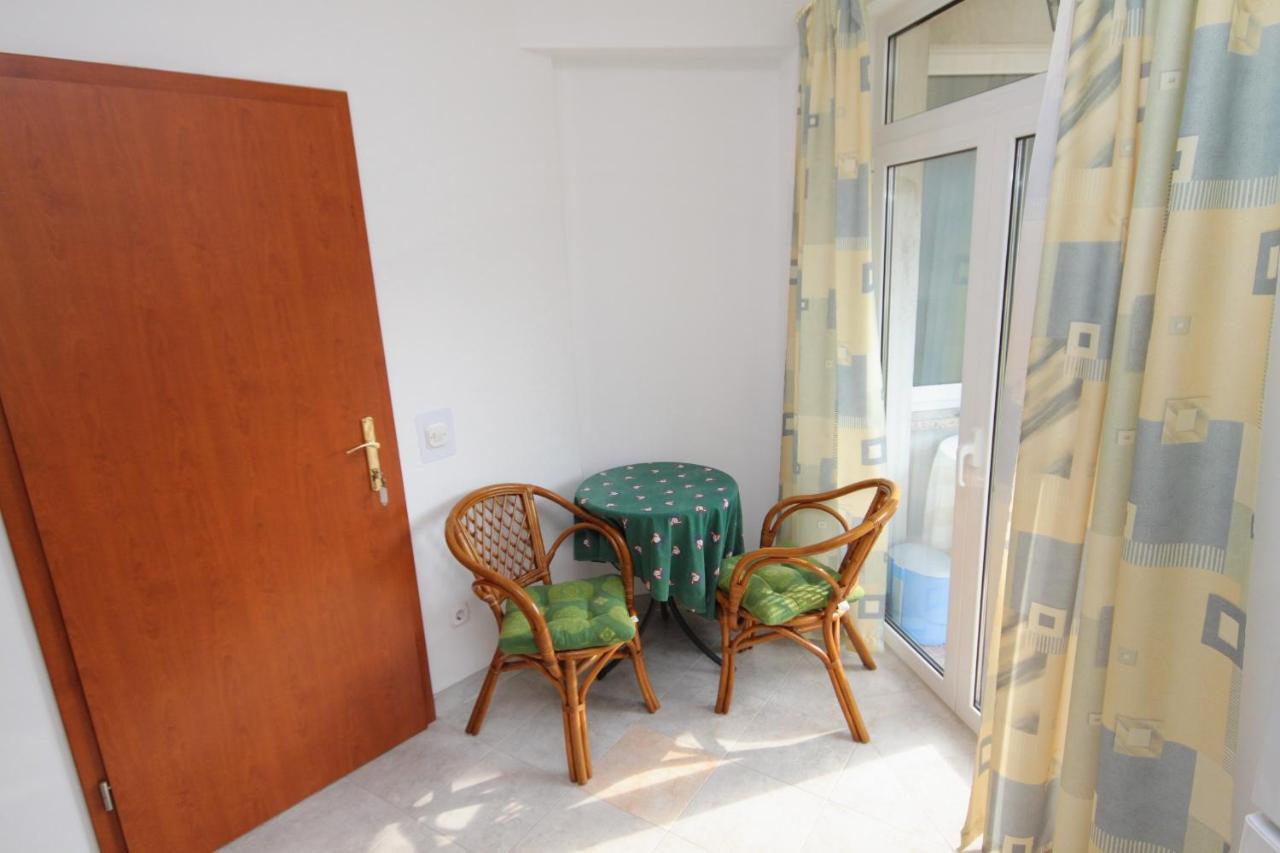 Apartments And Rooms With Parking Space Njivice, Krk - 5458 Exterior foto