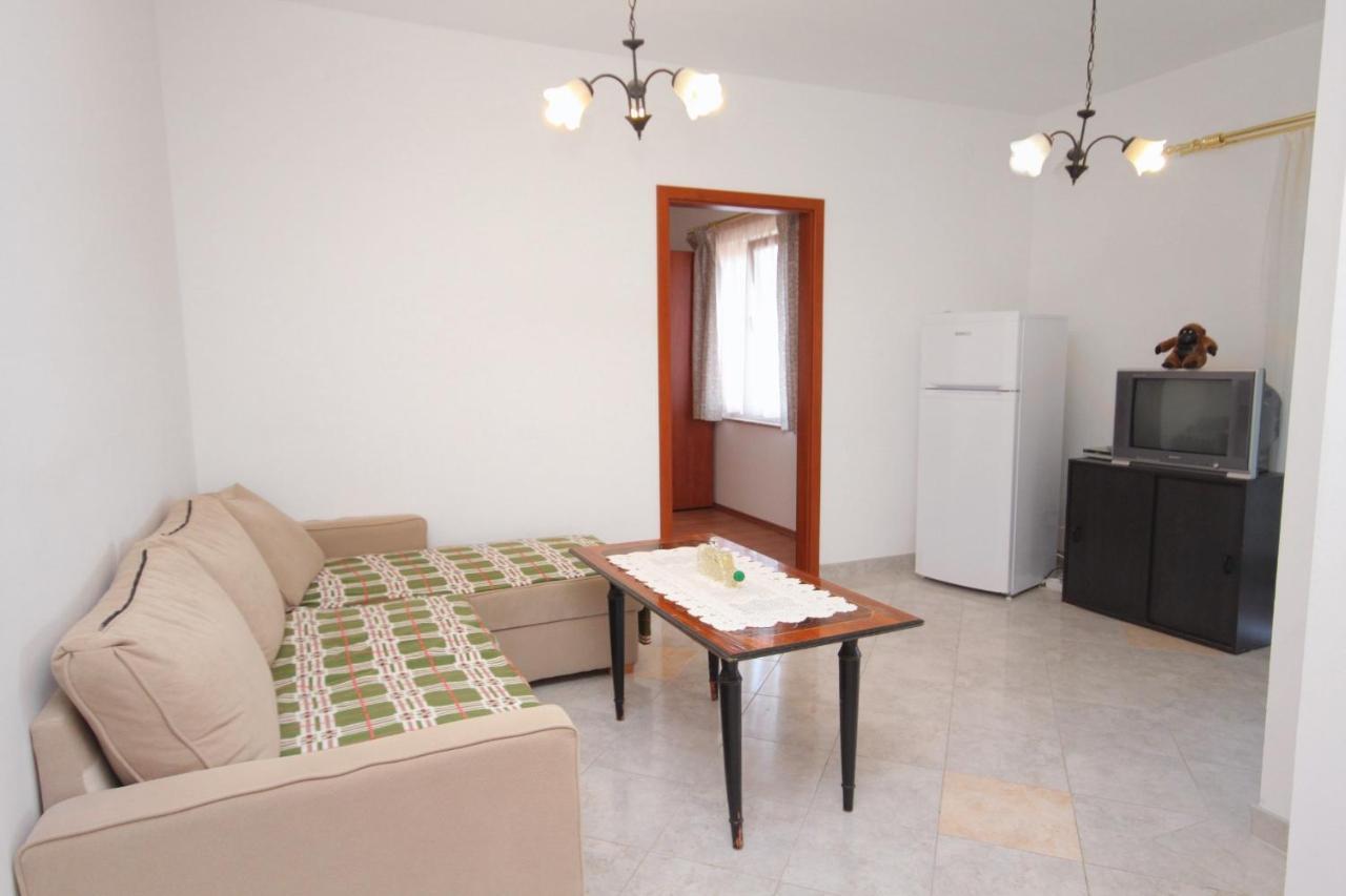 Apartments And Rooms With Parking Space Njivice, Krk - 5458 Exterior foto